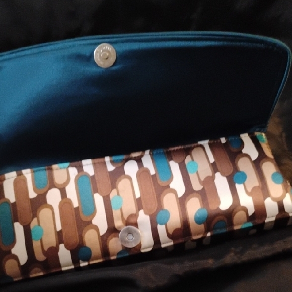 Shiraleah Brown and Blue Geometric Clutch - Picture 2 of 7